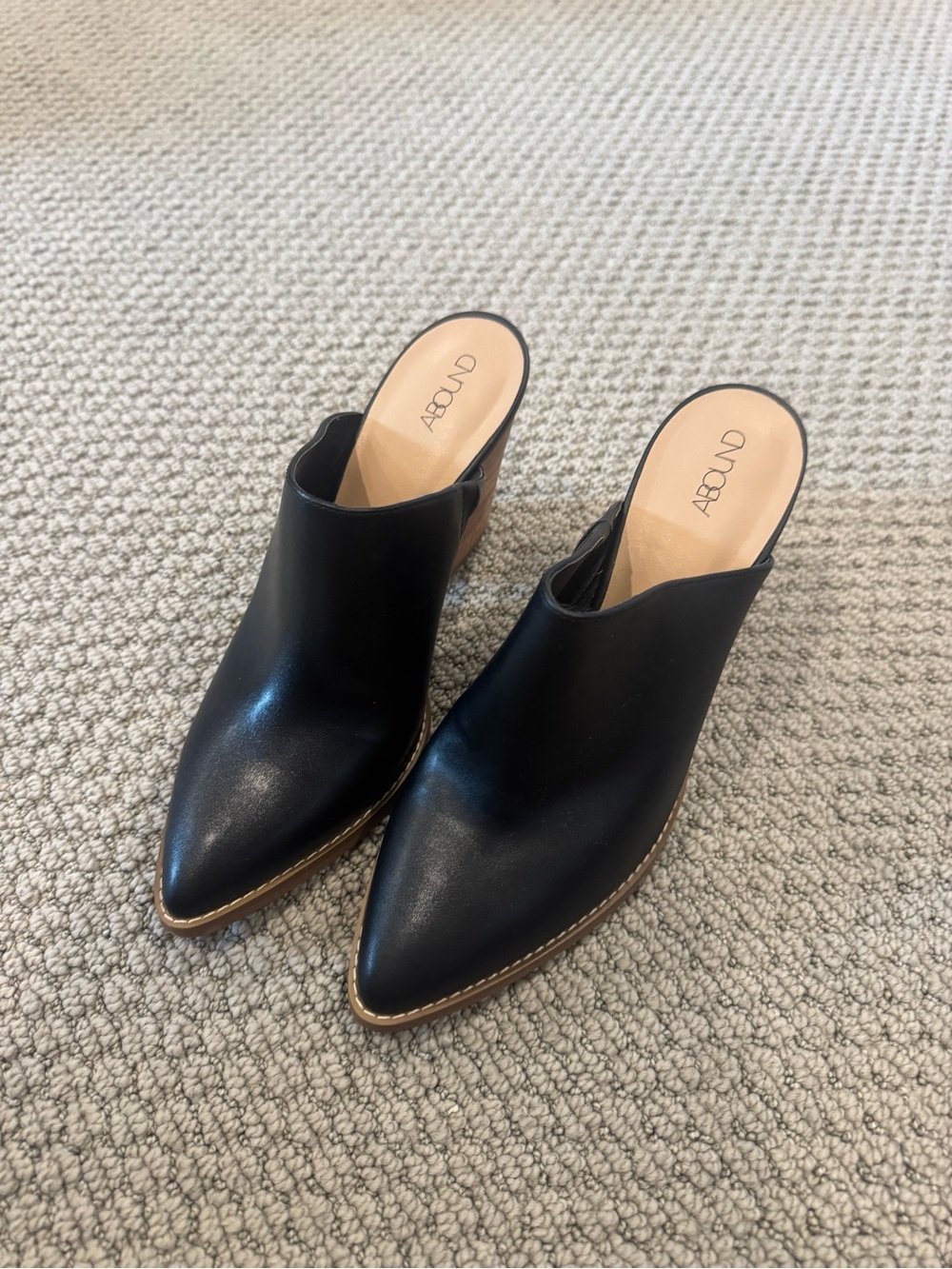 ABOUND Black Pointed Leather Mule Heels with Tan Trim